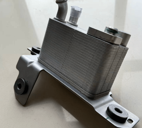 Guchen EV battery chiller for liquid cooling battery thermal management